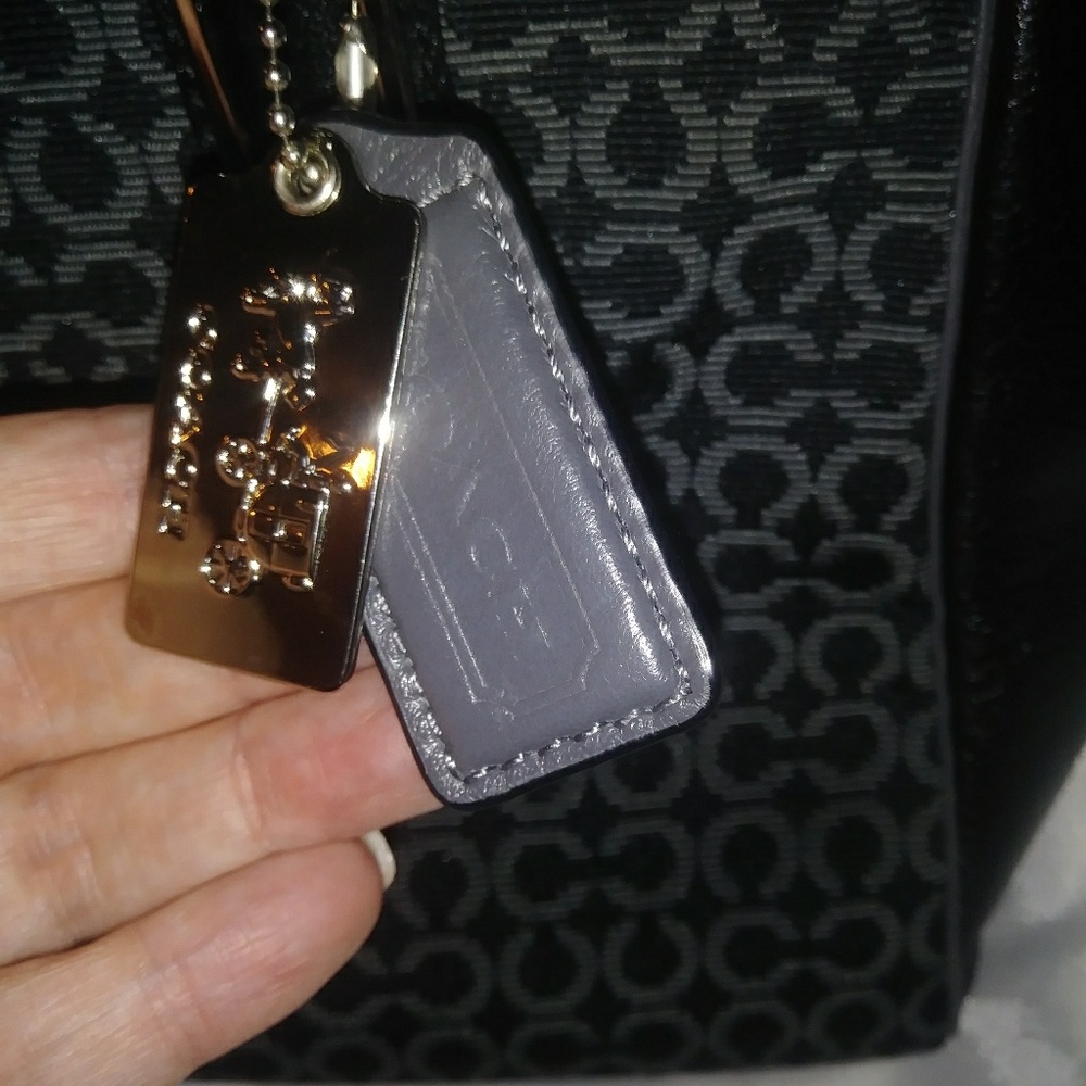 Coach purse - Picture 4 of 5